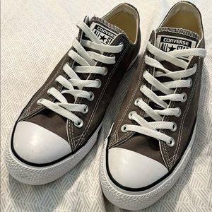 Converse NWOT Womens 10.5 Men 8.5